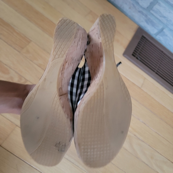 Gingham Print Cork Wedges - Picture 9 of 11